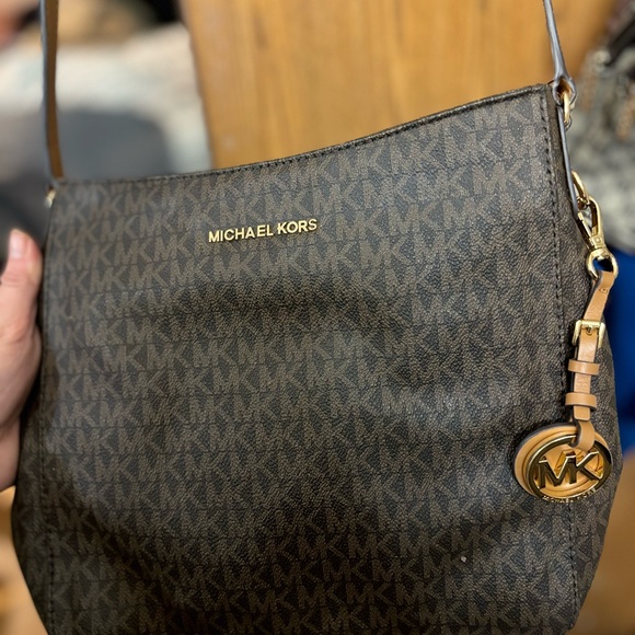 Michael Kors authentic cross body - Picture 5 of 6
